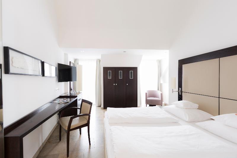Burns Art Hotel Dusseldorf Exterior photo